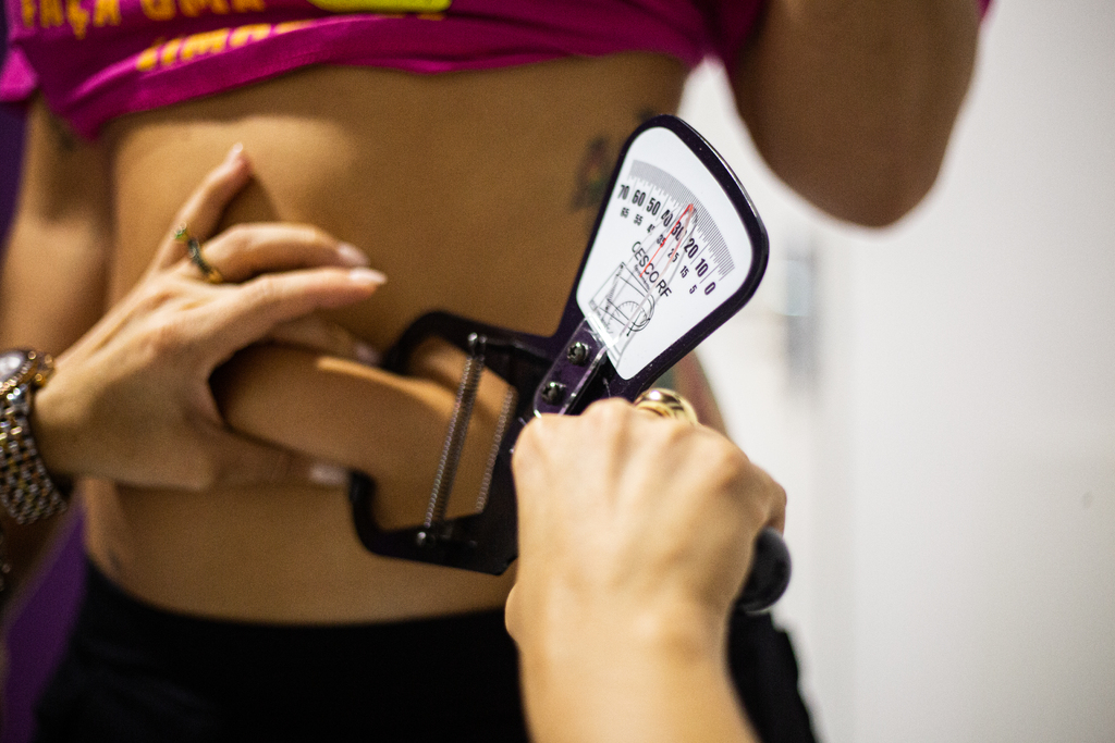 Foto: Nathália Schneider (Arquivo Diário) - Adipometria mede a espessura das dobras cutâneas para estimar o percentual de gordura corporal e etapa importante no diagnóstico e acompanhamento da obesidade.
