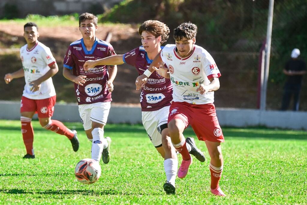 Foto: Renata Medina (Inter-SM) - Time da Serra levou a melhor sobre os Guris da Baixada no sábado (18), placar de 2 a 0