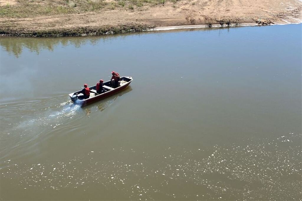 Foto: Bombeiros Voluntários de Faxinal do Soturno (Divulgação) - Corpos de Elisandro Flores Nunes, 45 anos e do sobrinho, Rafael Flores, de 11 foram localizados após quatro horas de buscas no Rio Soturno.