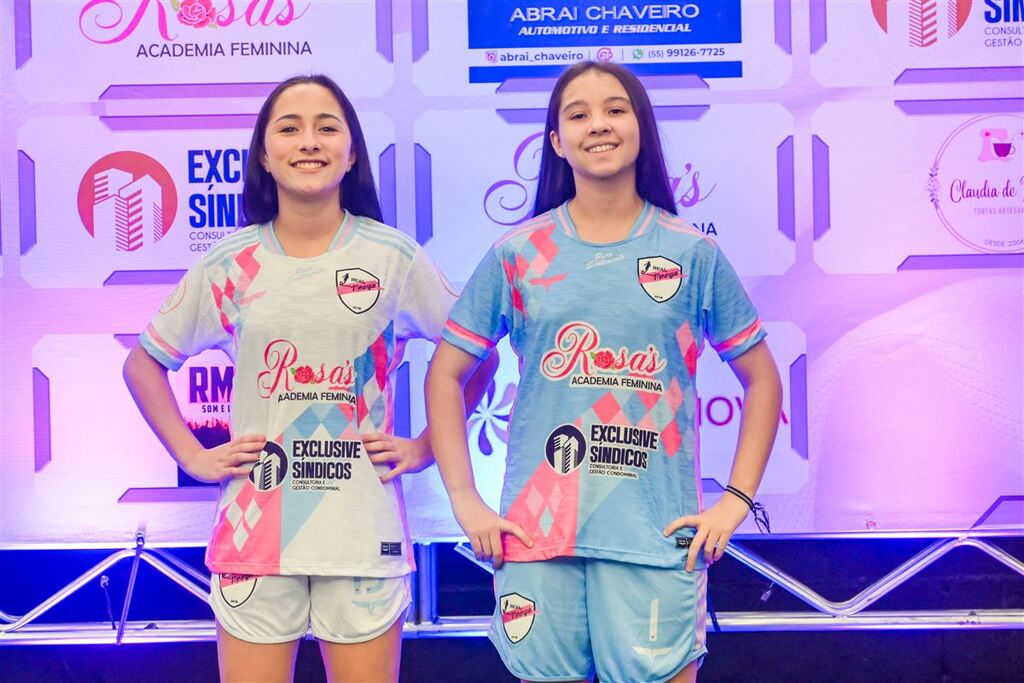 Foto: Debora Quatrin - Após apresentar novas camisas e calções no Shopping Praça Nova, na sexta-feira à noite, equipe santa-mariense de futsal feminino disputou três jogos pela Série Prata do Estadual