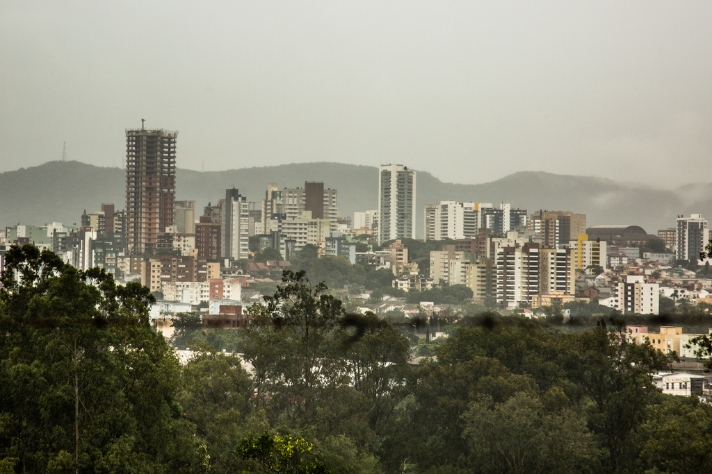 Santa Maria tem terça chuvosa e alerta para temporais na quinta