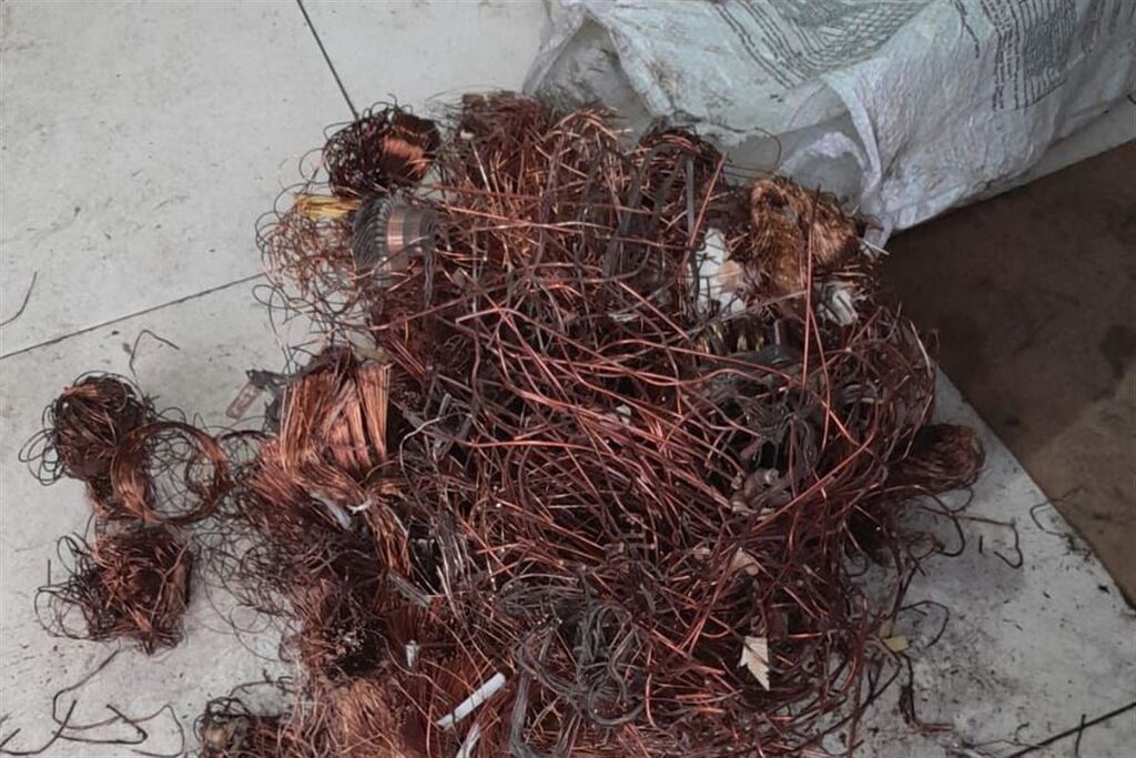 Duas pessoas são presas e três recicladoras são fiscalizadas durante operação em Santa Maria