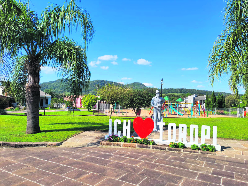  Toropi avança na reconstrução e qualifica serviços à população