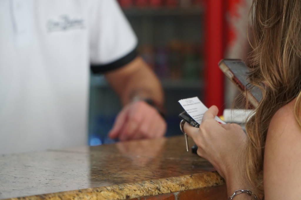 Hotéis passam a adotar check-in digital com CPF e sistema reduz entrada para até 8 segundos em Santa Maria