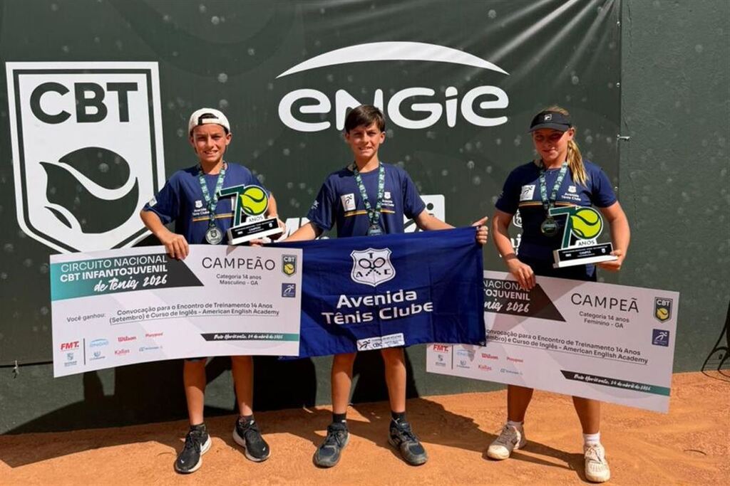 Foto: Guilherme Gomides - Daniel Passini (a partir da esquerda), Miguel Passini e Anna Faminova foram destaque em Belo Horizonte (MG)