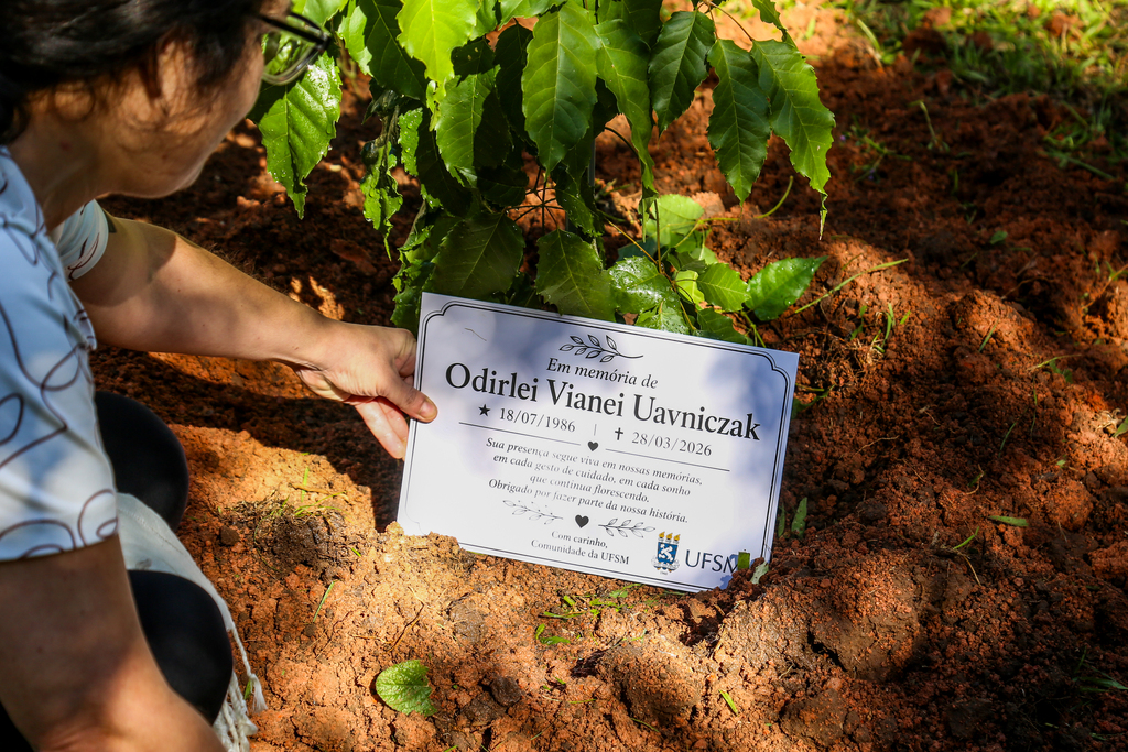 Foto: Vitória Sarturi (Diário) - Esposa de Odirlei, Larissa Dornelles, 38 anos