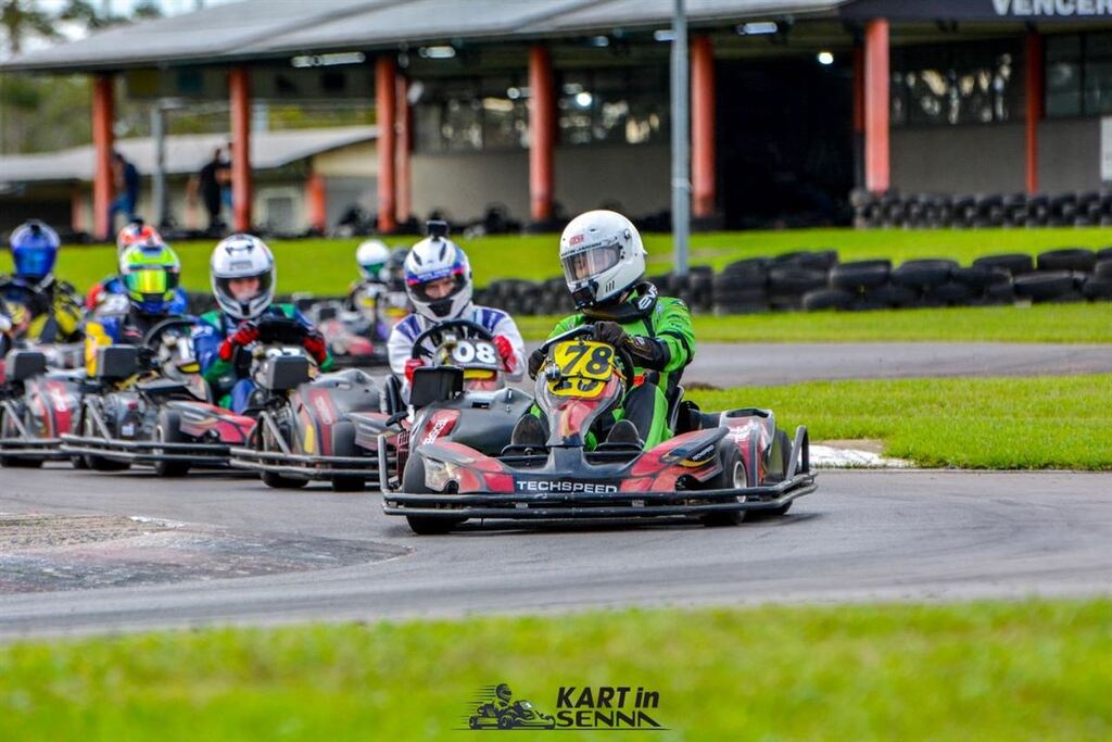 Piloto de Santa Maria vence provas da abertura da Temporada Fire Night