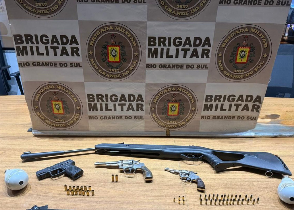 Brigada Militar prende dois homens por porte ilegal de arma em Santa Maria