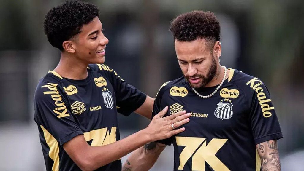 A menos de 15 dias da convocação para a Copa do Mundo, Neymar é acusado de agressão por companheiro de time