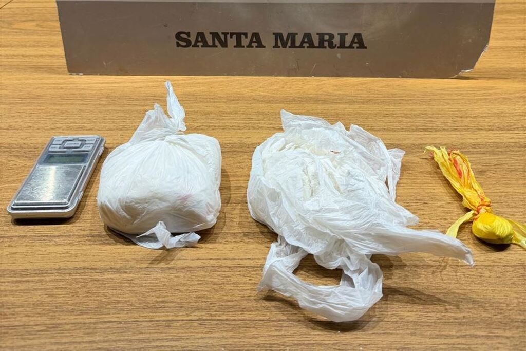 Homem é preso com porções de cocaína e maconha no Bairro Perpétuo Socorro em Santa Maria