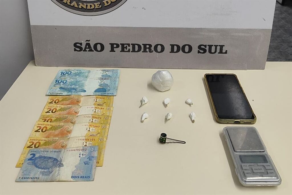 Denúncia sobre tráfico em bar leva polícia até casa que seria usada para fracionar cocaína em São Pedro do Sul