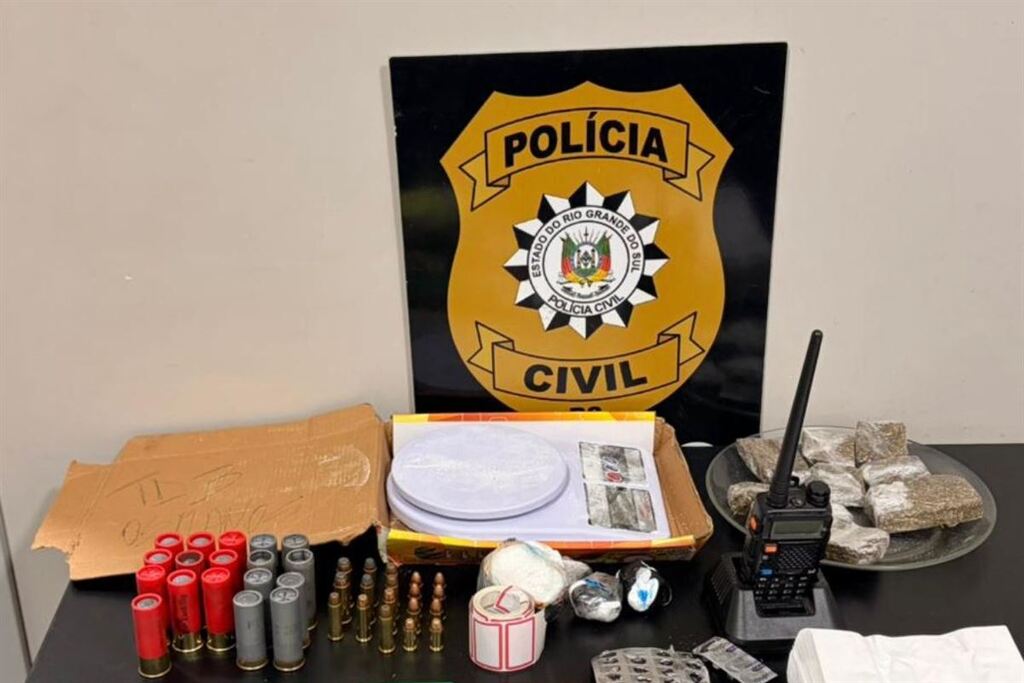 Jovem é preso com cocaína, ecstasy e munições durante ação policial em Santa Maria