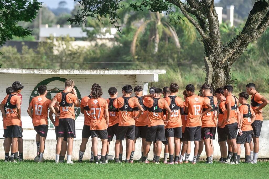 Sub-17 do Inter-SM visita o Inter em Alvorada em jogo de volta das quartas de final do Gauchão