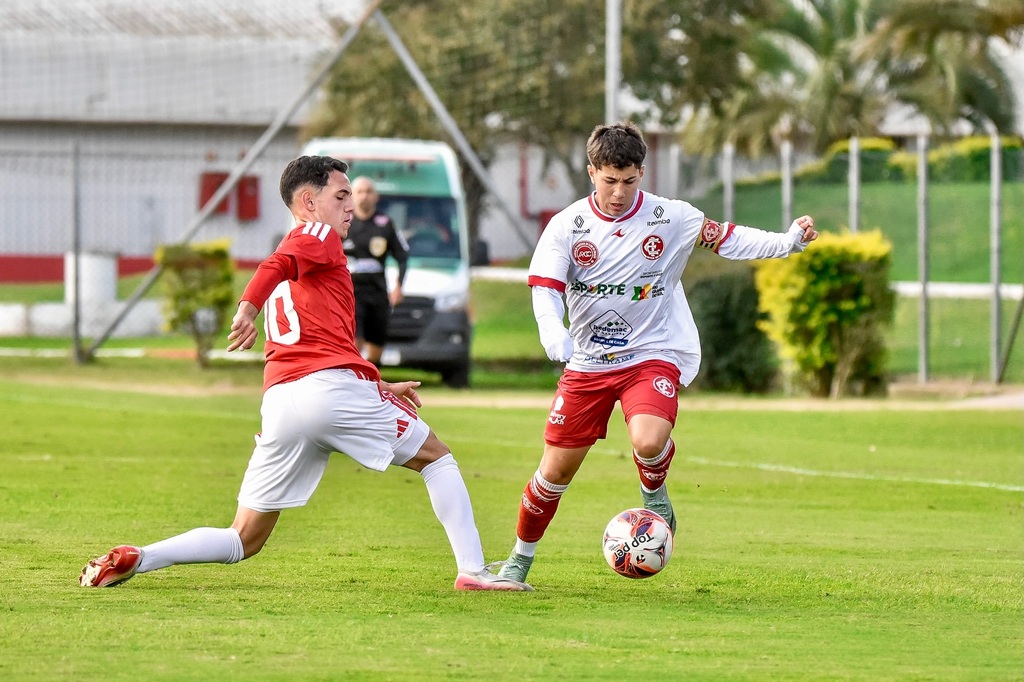 título imagem Inter-SM sofre nova goleada e cai nas quartas de final do Gauchão Sub-17