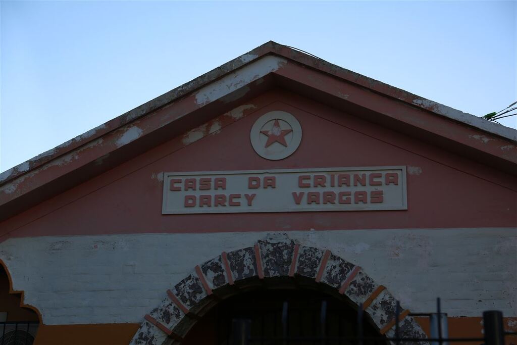 título imagem Casal que furtou fios e deixou escola sem luz tem prisão preventiva decretada pela Justiça de Santa Maria
