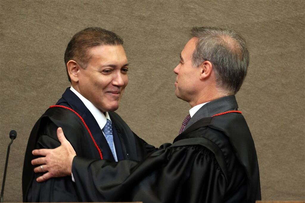 Em posse, Nunes Marques diz que urna é patrimônio da democracia