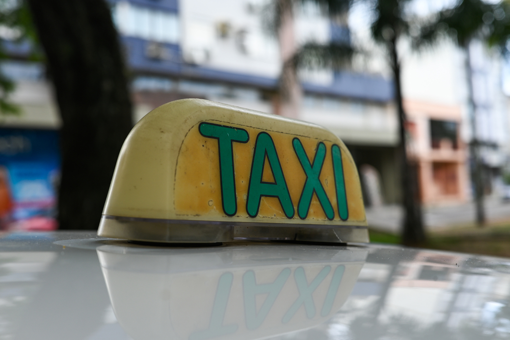 CMN regulamenta nova linha para motoristas de aplicativos e taxistas