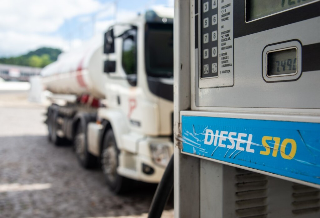 Apesar da redução no mês, preços de gasolina e diesel seguem mais caros em Santa Maria após 3 meses da guerra