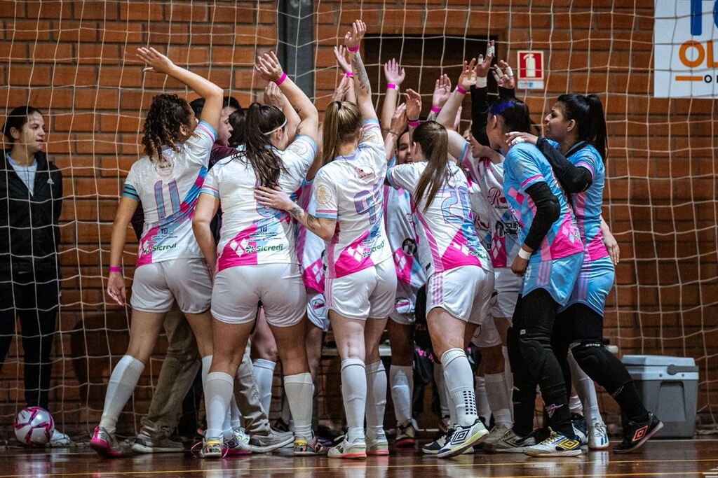 Garantida na Série Ouro 2027, equipe feminina de Santa Maria disputa final da Série Prata da FGFS