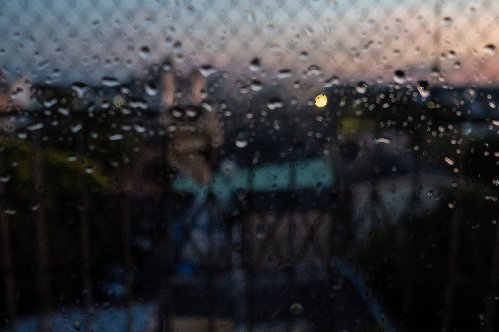 Veja como combater a umidade dentro de casa durante períodos de frio e chuva