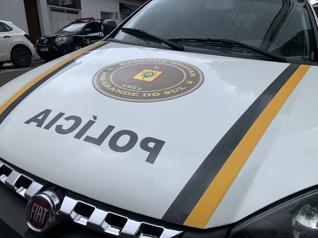Homem é surpreendido com golpe de faca enquanto caminhava com namorada em Santa Maria