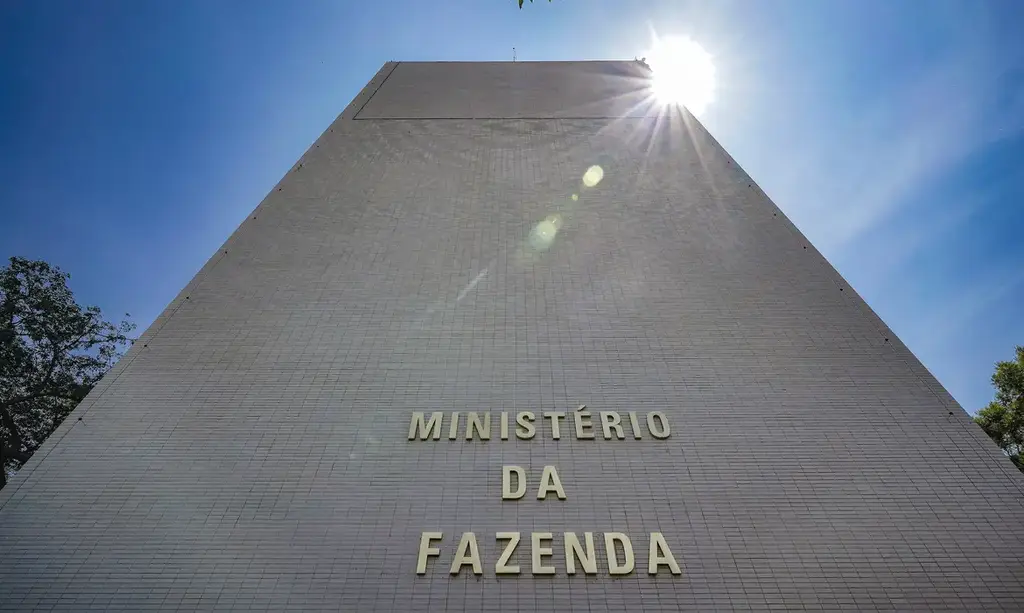 Orçamento federal tem bloqueio ampliado; Defesa, Cidades e Educação lideram áreas com cortes