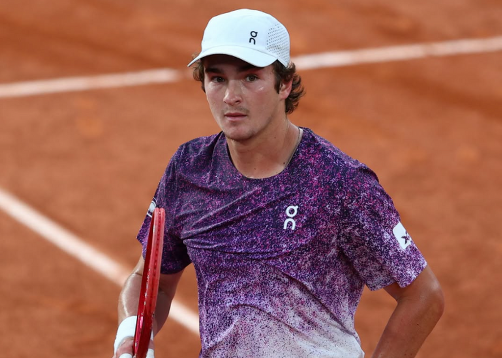 ​João Fonseca é eliminado nas quartas de final, mas deixa Roland Garros com campanha histórica