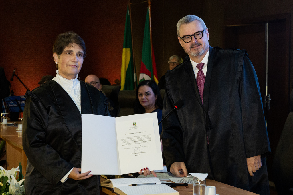 título imagem Após quase 30 anos na magistratura, santa-mariense Viviane Souto Sant’Anna toma posse como desembargadora do TJRS