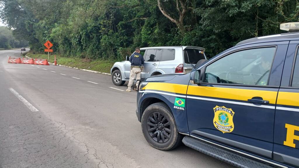 título imagem Procurados por importunação sexual e lesão corporal seguida de morte são presos em Santa Maria