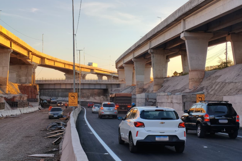 Após sete anos e meio, primeira pista da trincheira da Uglione é liberada ao trânsito