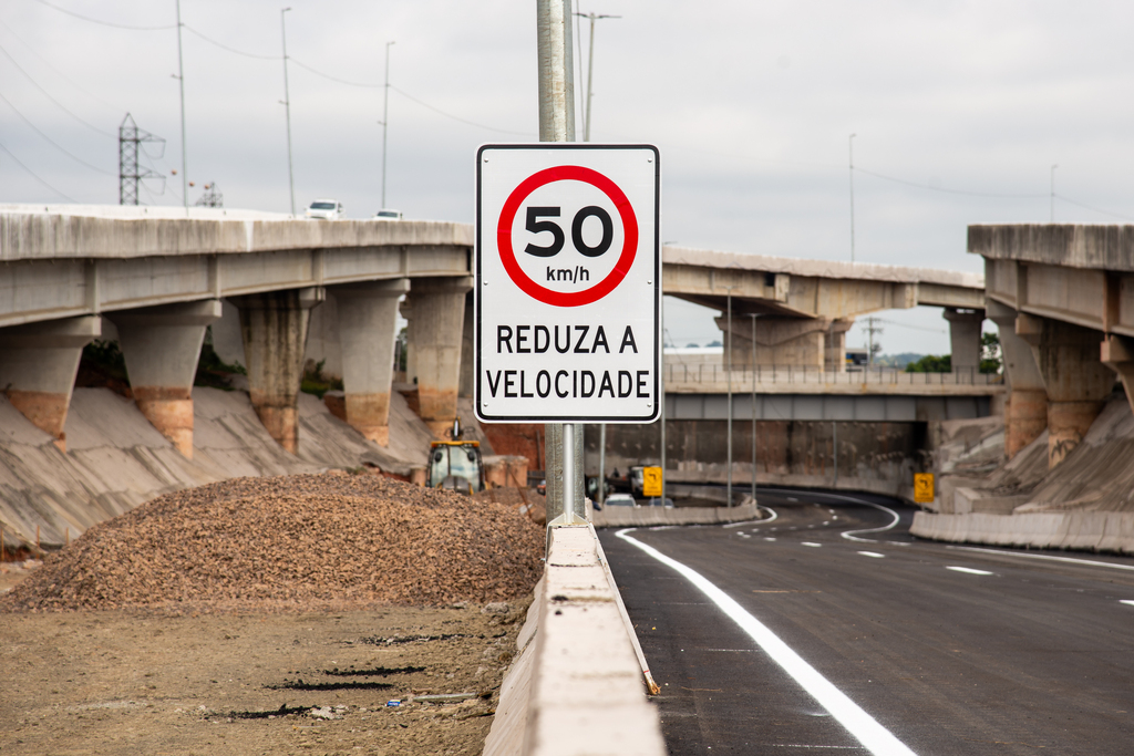 Após sete anos e meio, primeira pista da trincheira da Uglione é liberada ao trânsito