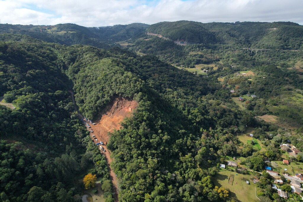 Estrada do Perau poderá ser liberada a partir de agosto em sistema de pare e siga