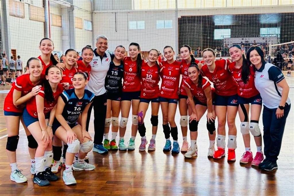 Associação Vôlei Futuro fica em 6º no Festival Internacional de Estrela