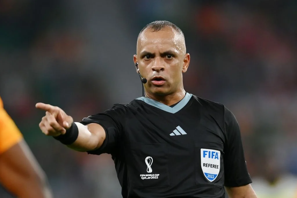 título imagem Partida de abertura da Copa do Mundo terá arbitragem brasileira nesta quinta-feira