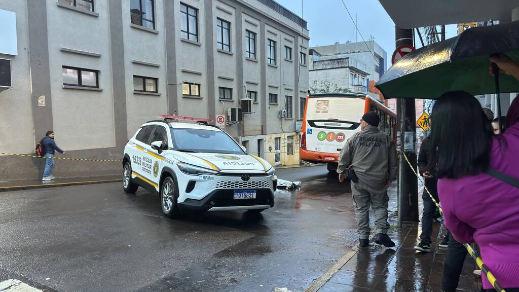 Atropelamento com morte no centro de Santa Maria causa bloqueio de ruas