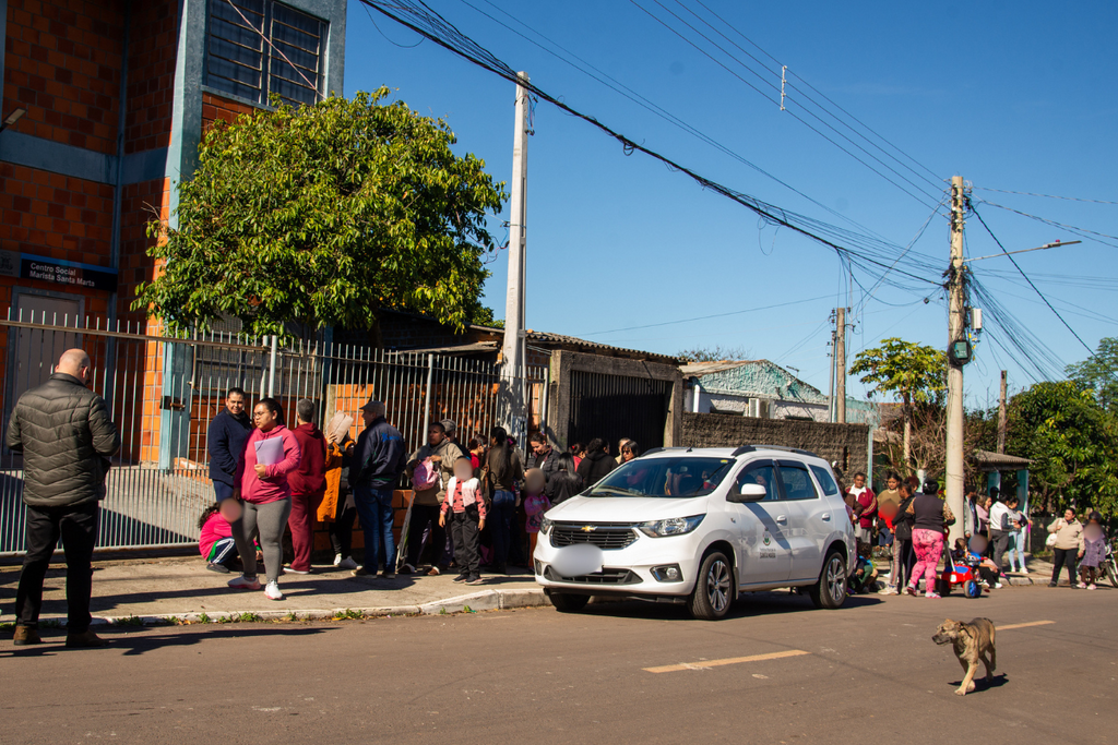 Reclamações e longas filas marcam o primeiro dia de mutirão do CadÚnico em Santa Maria; prefeitura garante que todas as pessoas foram atendidas