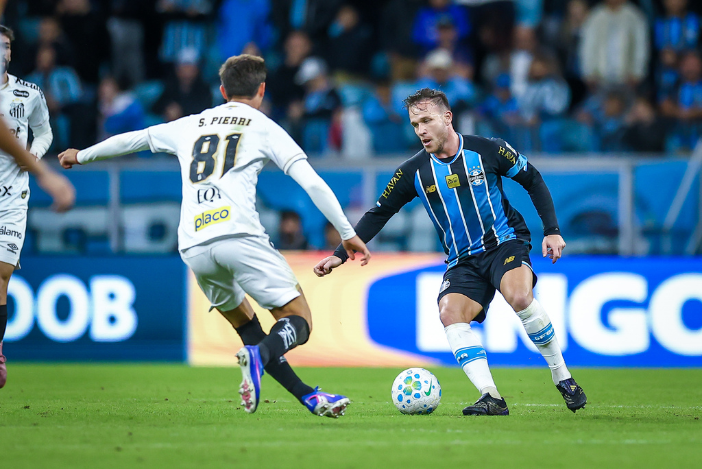 Arthur deixa o Grêmio após impasse por renovação