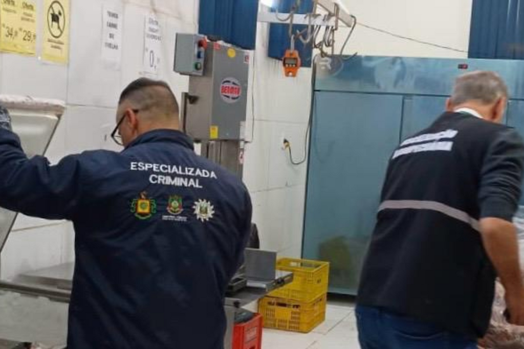 Fiscalização apreende mais de 4 toneladas de produtos impróprios para consumo em estabelecimentos de Itaara