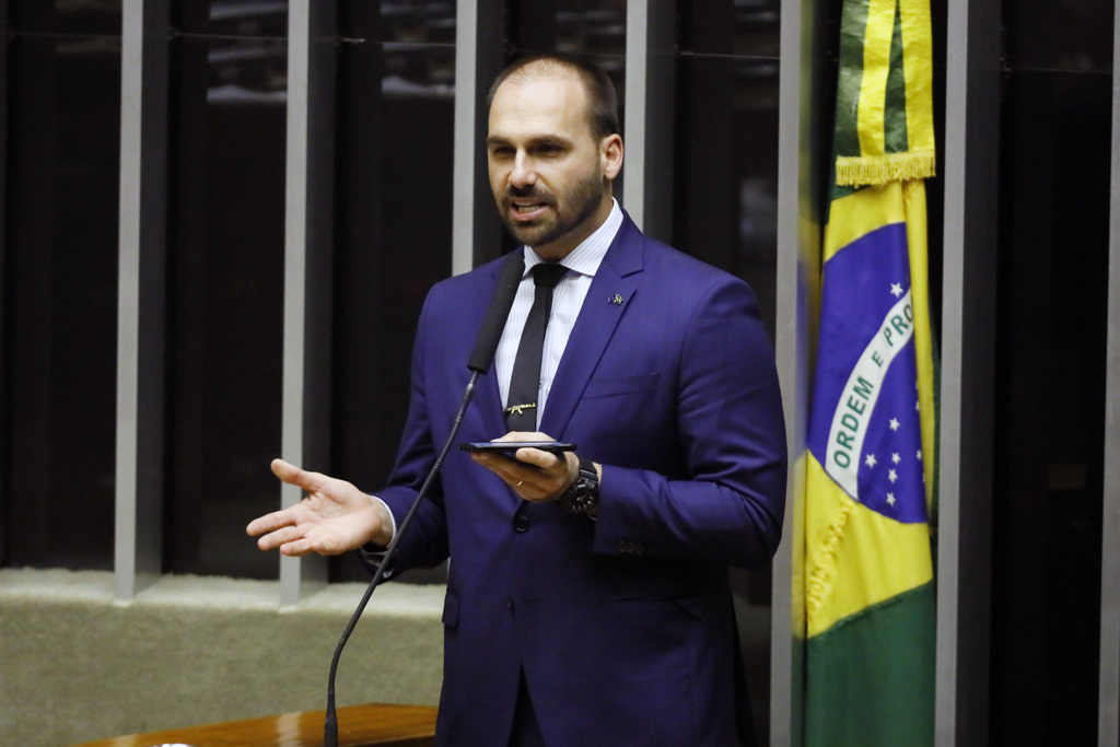 STF condena Eduardo Bolsonaro a inelegibilidade e a 4 anos de prisão por ter articulado tarifaço