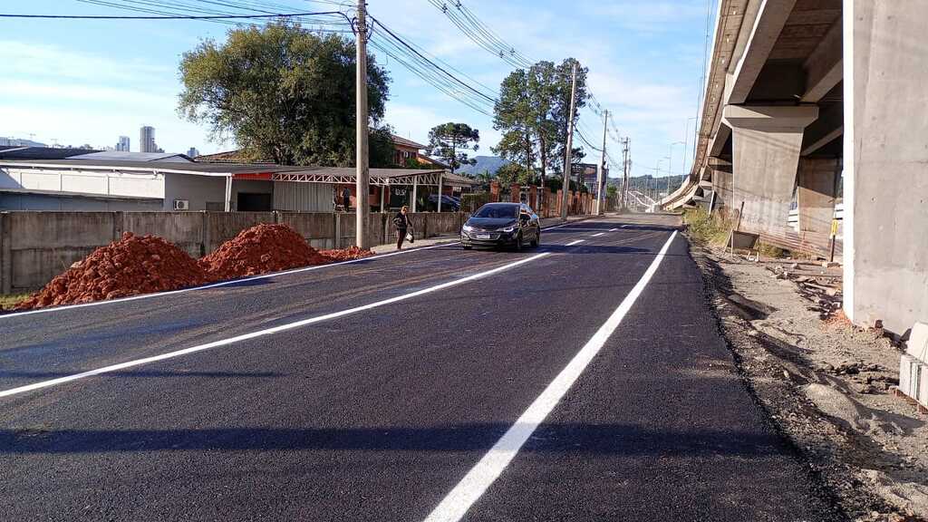 Após sete acidentes em dois dias, Dnit asfalta e libera trânsito na rotatória do Trevo da Uglione