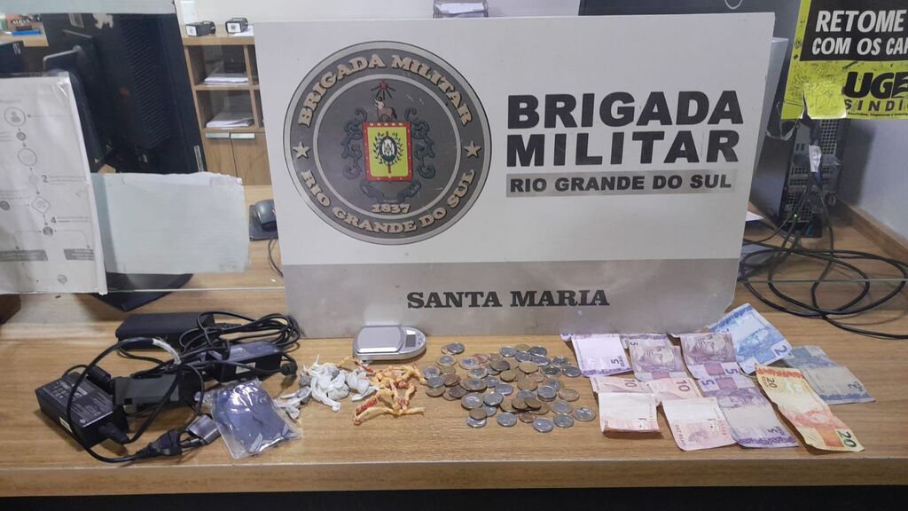 Homem é preso com crack e maconha fracionadas para venda em Santa Maria