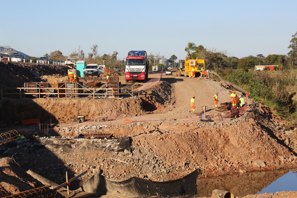 Segunda ponte sobre o Arroio Grande, na RSC-287, deve ser entregue ainda este ano, diz Rota de Santa Maria