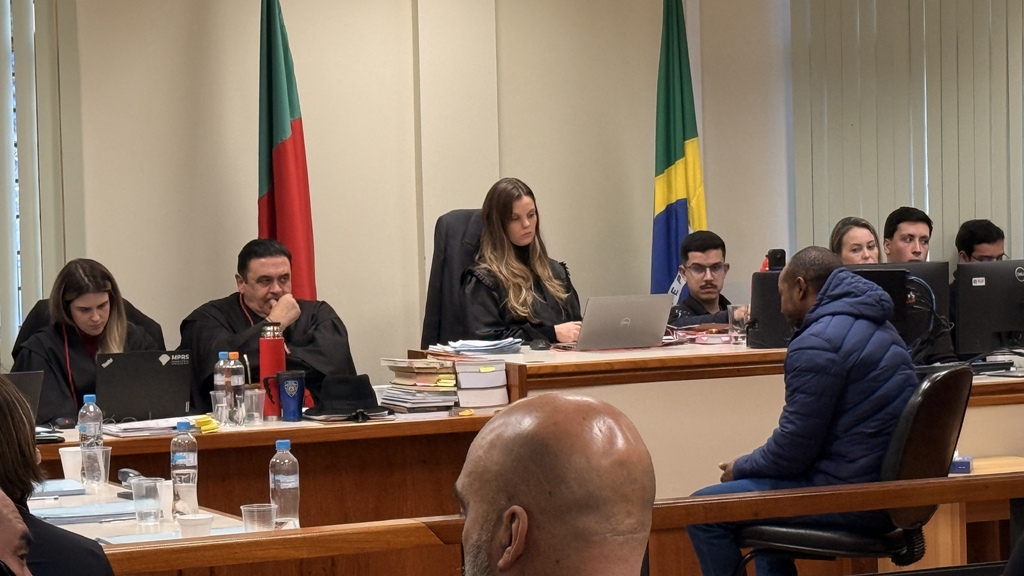 Caso Gabriel: pais do jovem falam no primeiro dia do julgamento dos PMs acusados de homicídio