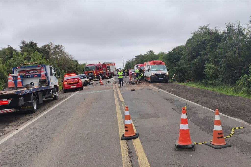 Colisão entre dois veículos deixa uma vítima fatal e bloqueia a RSC-287 em Agudo