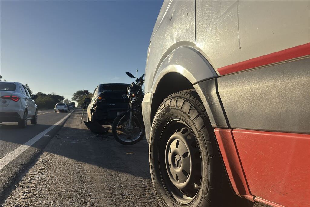 Motociclista fica ferido após colisão com carro na RSC-287, em Santa Maria
