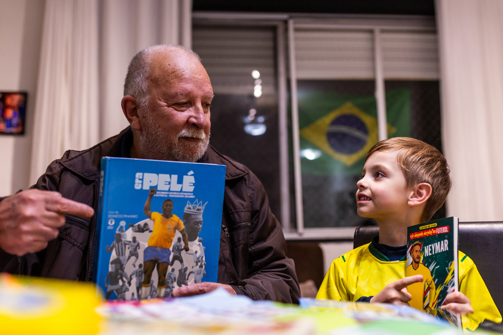 A herança da camisa amarela: futebol atravessa gerações em família de Santa Maria