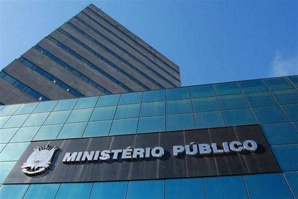 Pai é condenado a 45 anos de prisão por estuprar a própria filha em Santiago