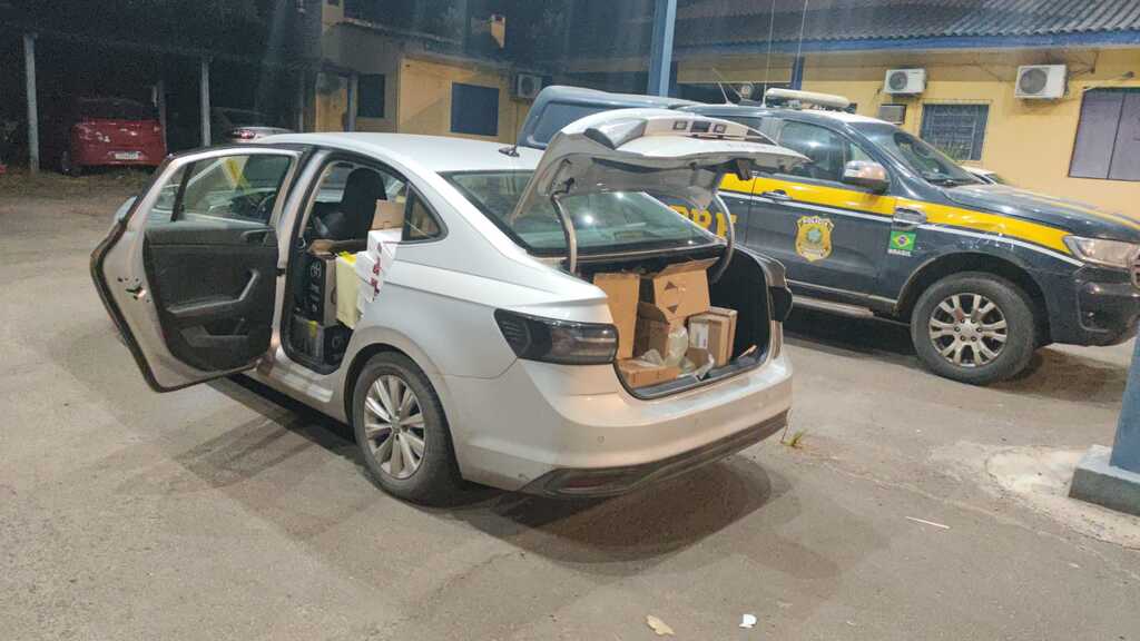 PRF apreende carga de R$ 1 milhão em perfumes e bebidas na BR-290