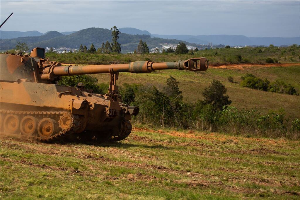 Militar de 20 anos morre durante treinamento com blindado do Exército em Santa Maria