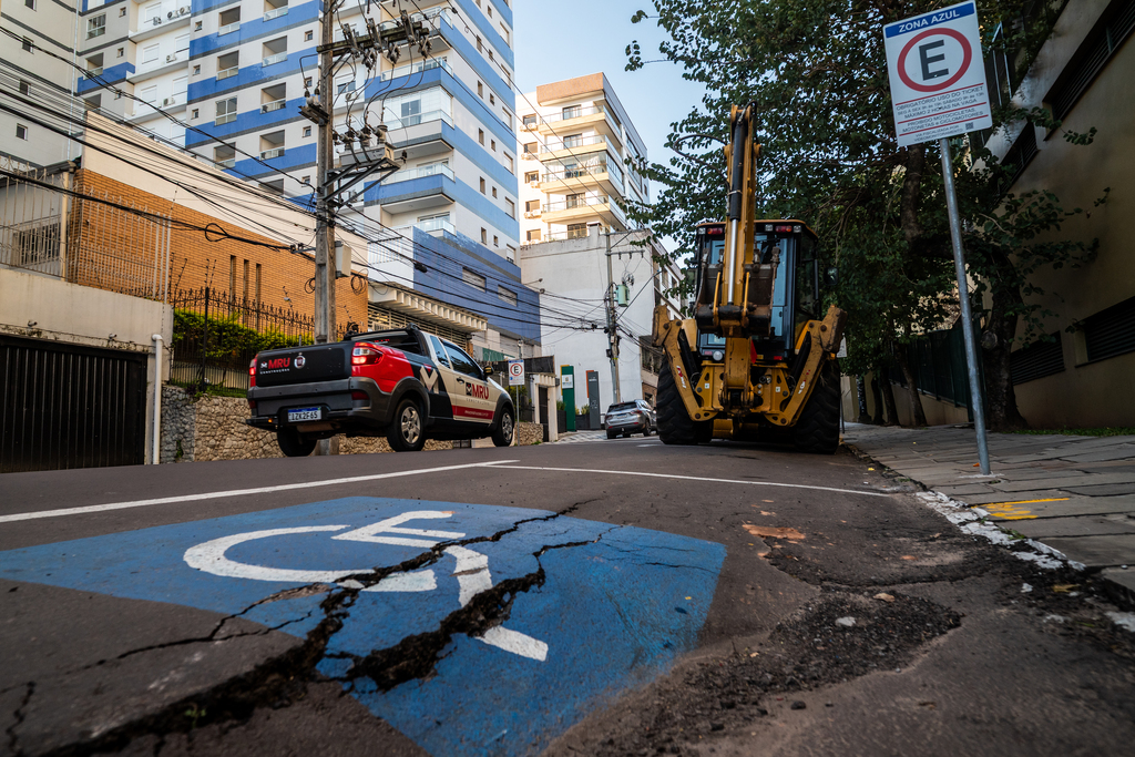 Obras na Rua Floriano Peixoto envolvem inovações estruturais e bloqueios por quadras nos próximos meses